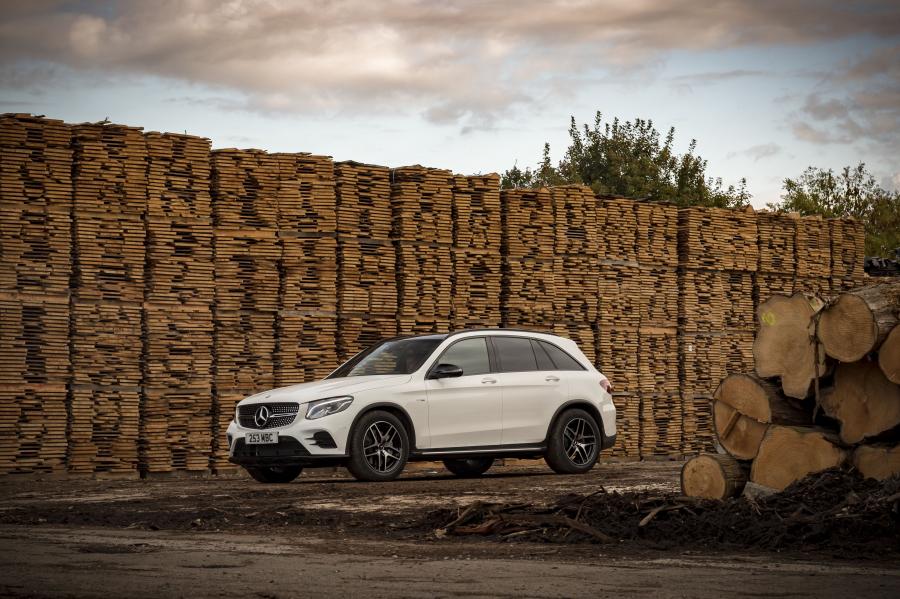  Mercedes-AMG GLC43 4Matic 2016 года  (UK) (фото 17 из 30)